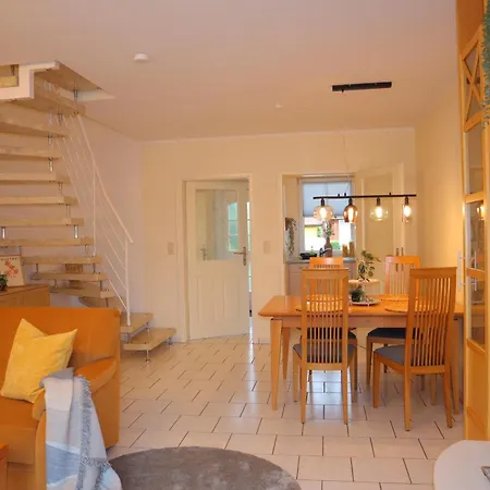 別荘 De Luettje Moeoev *