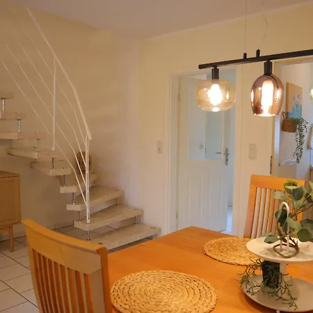 別荘 De Luettje Moeoev