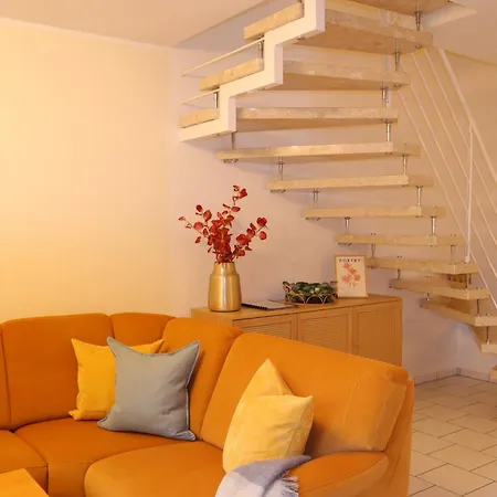 別荘 De Luettje Moeoev *