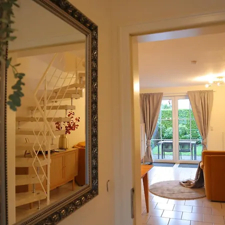 別荘 De Luettje Moeoev