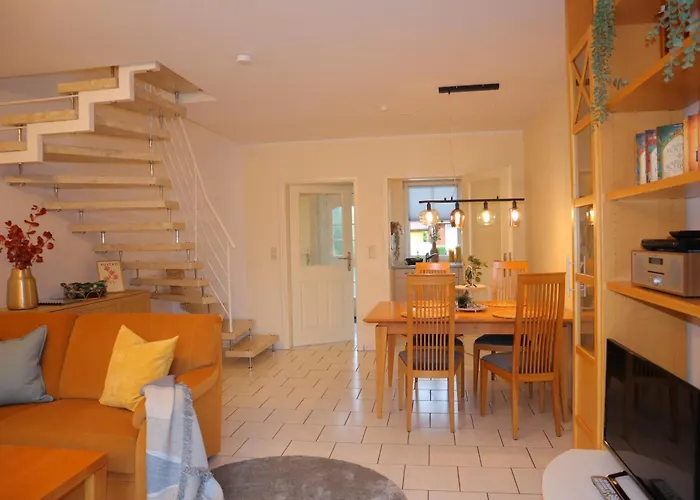 بيت للعطل De Luettje Moeoev *