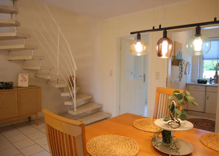 بيت للعطل De Luettje Moeoev