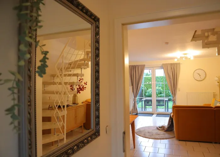 بيت للعطل De Luettje Moeoev