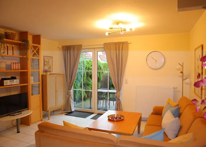 بيت للعطل De Luettje Moeoev *